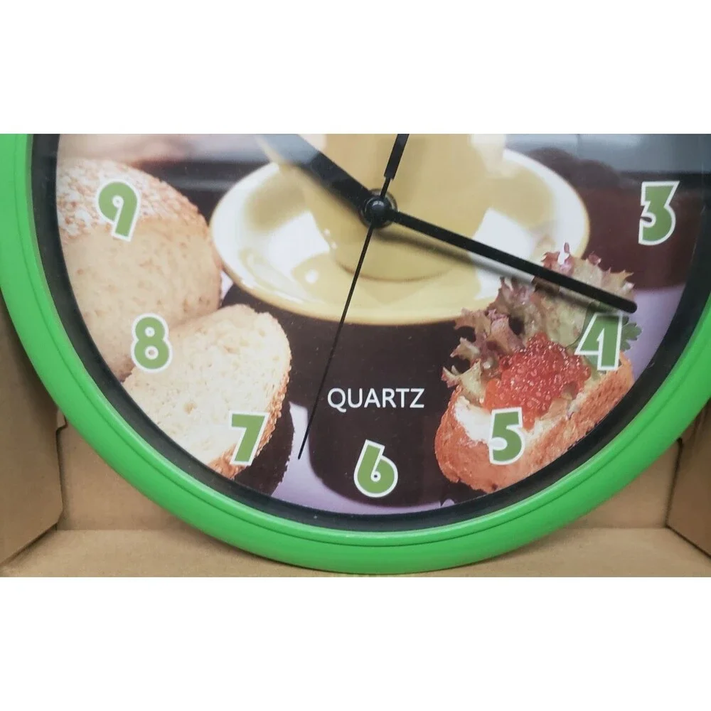 Round Plastic Decorative Wall Clock (10